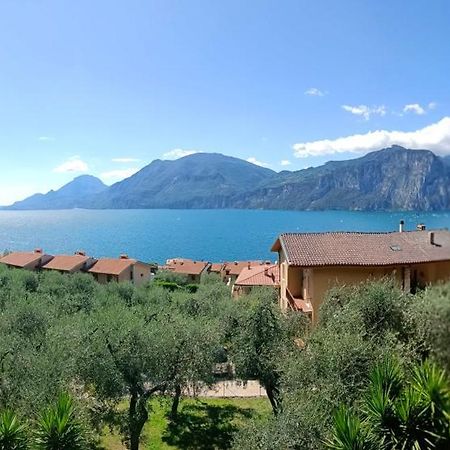 Appartamenti Casa Nina, Lago,Montagne, Uliveti Бренцоне сул Гарда Екстериор снимка