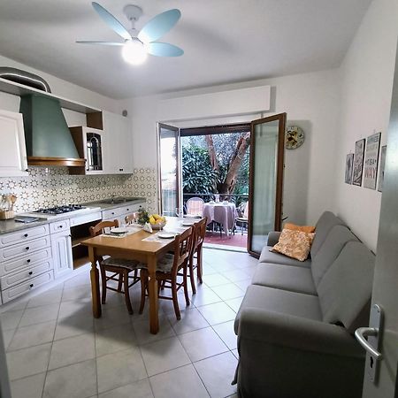 Appartamenti Casa Nina, Lago,Montagne, Uliveti Бренцоне сул Гарда Екстериор снимка