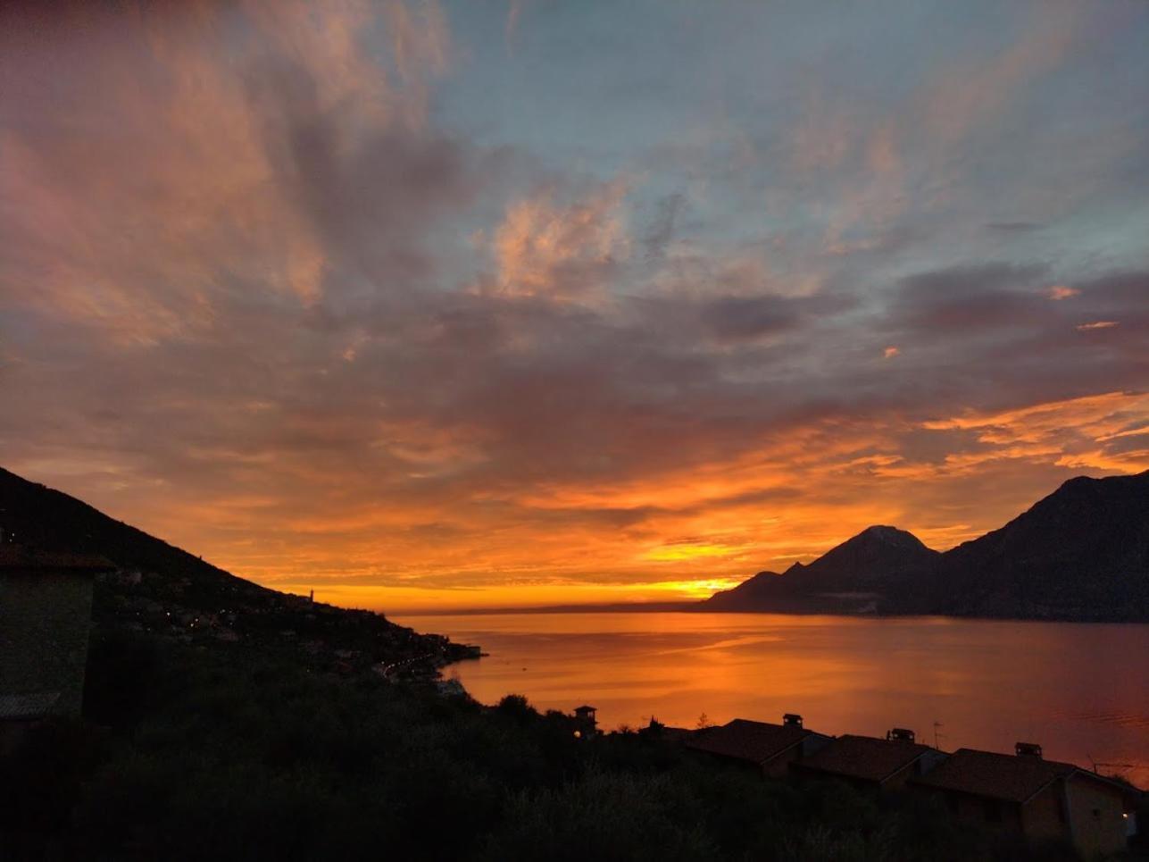 Appartamenti Casa Nina, Lago,Montagne, Uliveti Бренцоне сул Гарда Екстериор снимка