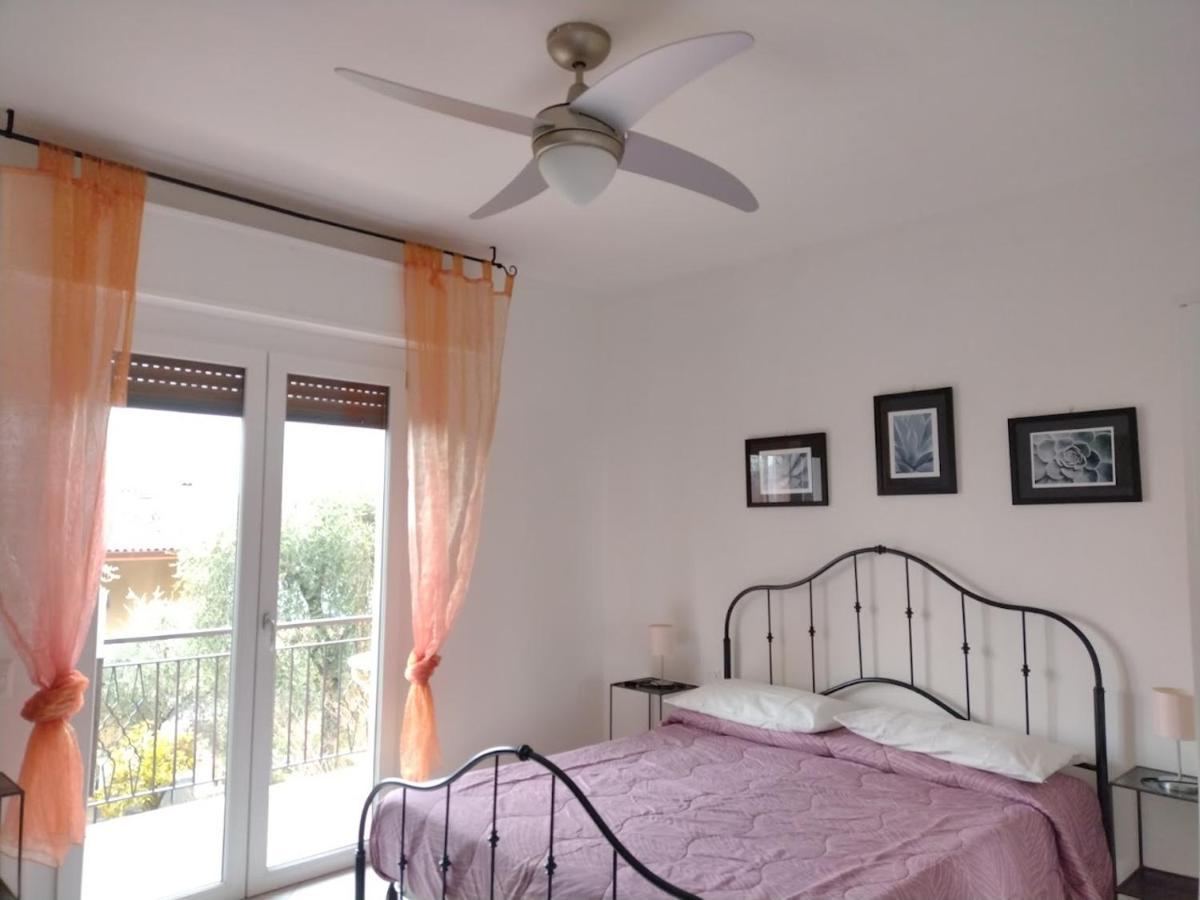 Appartamenti Casa Nina, Lago,Montagne, Uliveti Бренцоне сул Гарда Екстериор снимка
