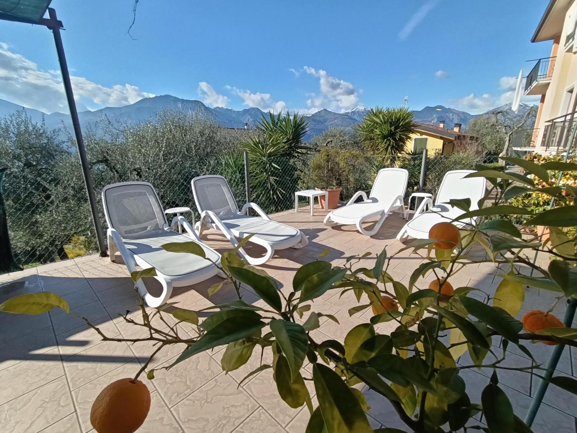 Appartamenti Casa Nina, Lago,Montagne, Uliveti Бренцоне сул Гарда Екстериор снимка