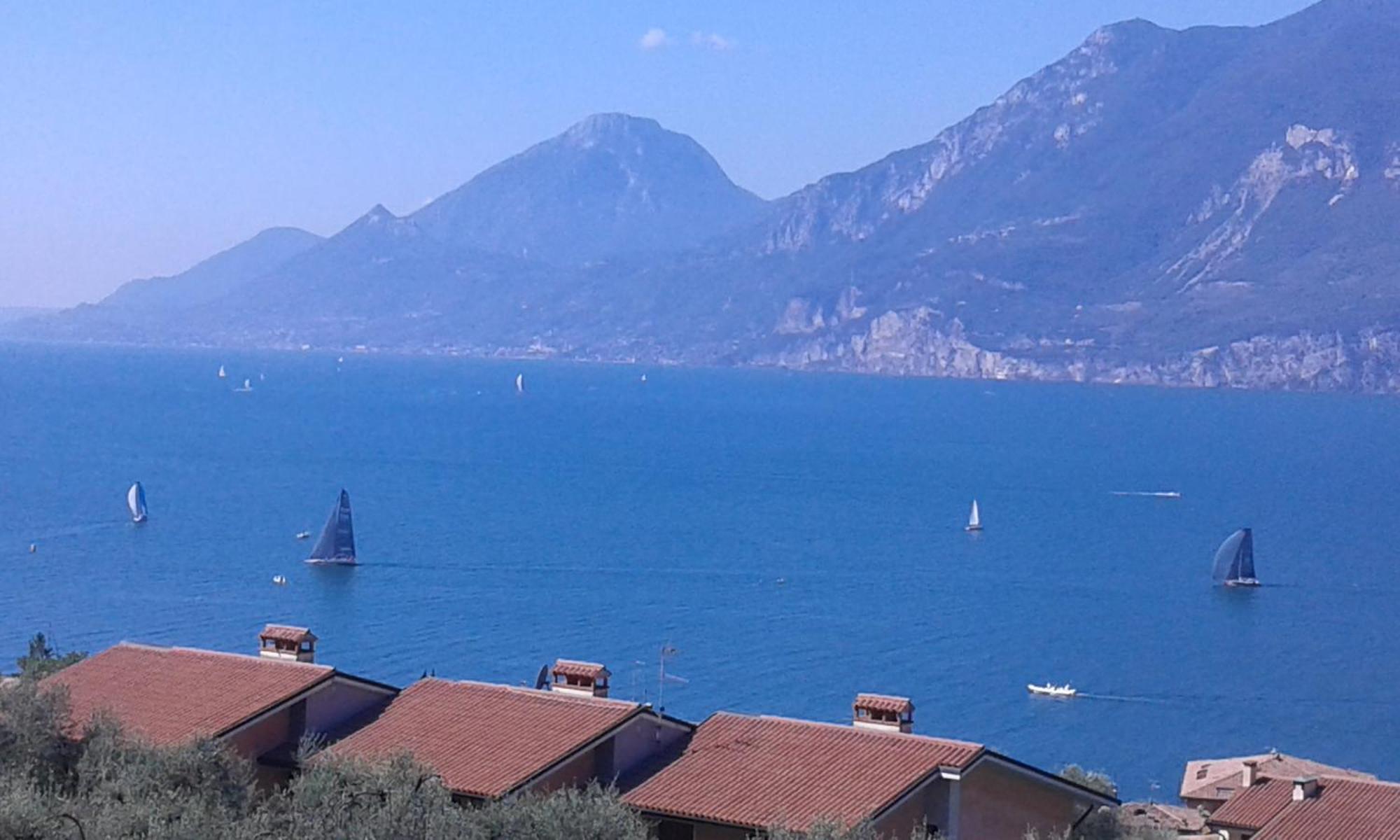 Appartamenti Casa Nina, Lago,Montagne, Uliveti Бренцоне сул Гарда Екстериор снимка
