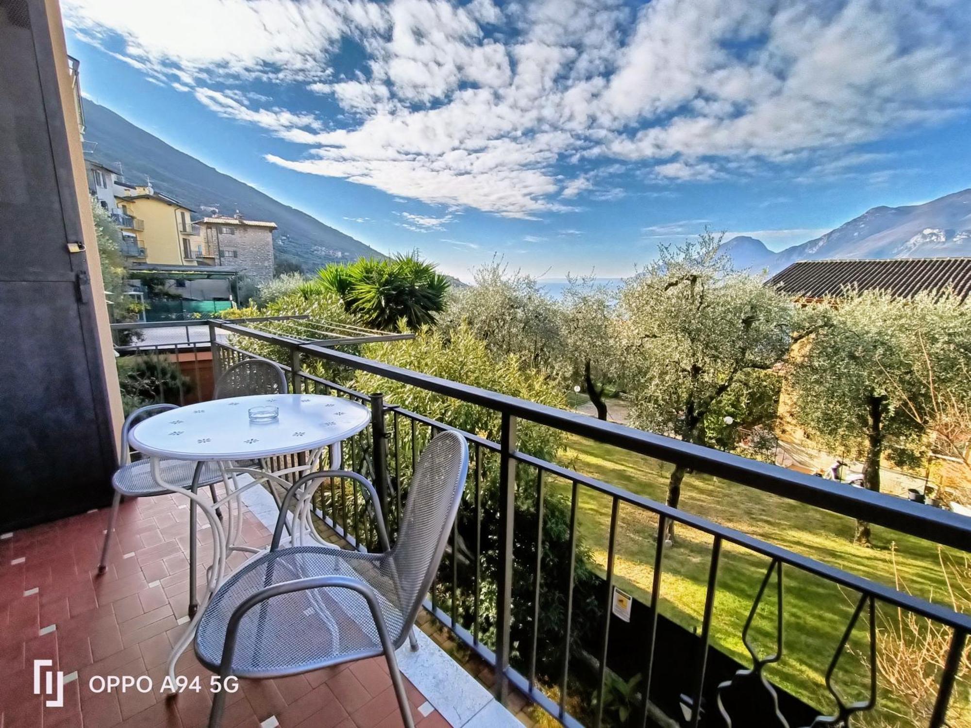 Appartamenti Casa Nina, Lago,Montagne, Uliveti Бренцоне сул Гарда Екстериор снимка