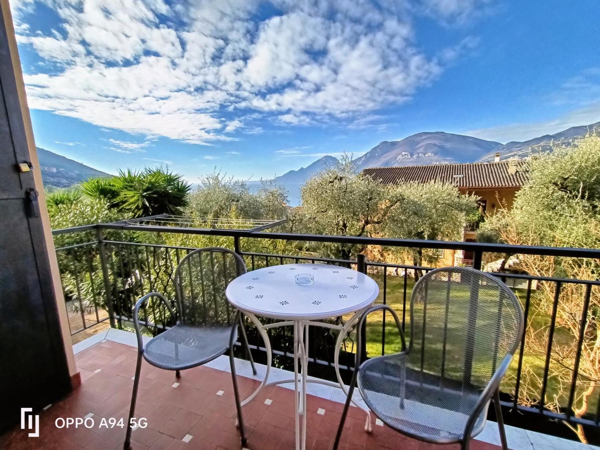 Appartamenti Casa Nina, Lago,Montagne, Uliveti Бренцоне сул Гарда Екстериор снимка